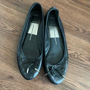 Dolce Vita Black Flats